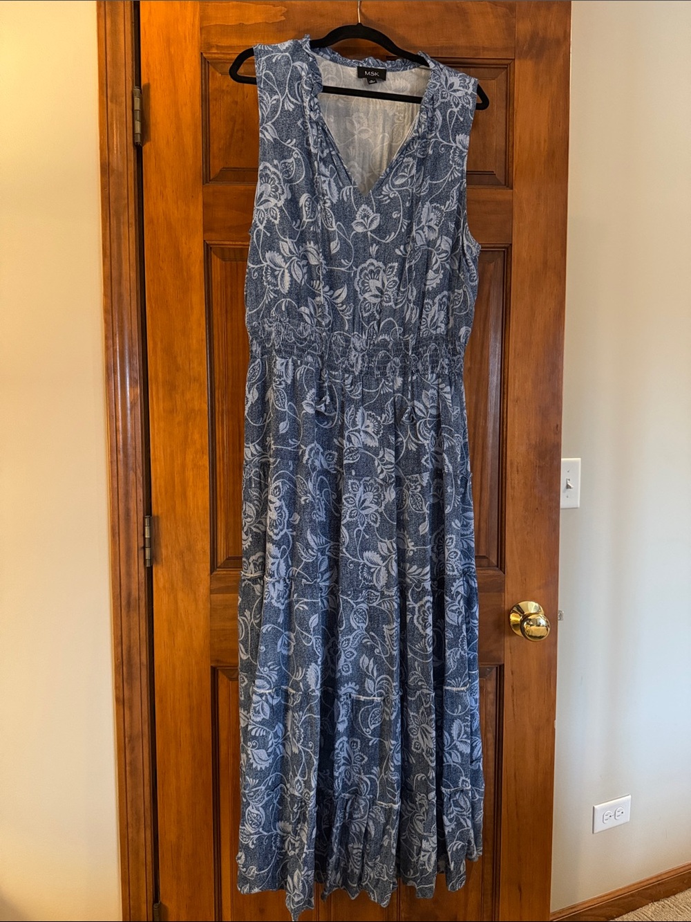 Sz XL MSK Blue and White Floral V-Neck Maxi Dress
